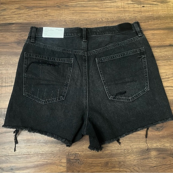 NWT American Eagle Highest Rise 90s Boyfriend Denim Short Black Distressed 12 - Picture 6 of 9